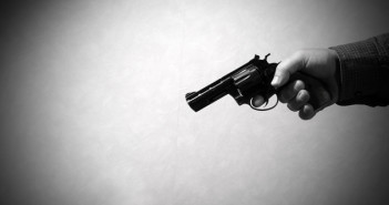 Government remains tough on gun laws